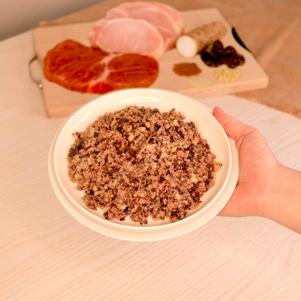 毛力士狗狗主食餐包，汪品頂級系列，山野牛豚紅藜煲，特別添加腸胃保健成分